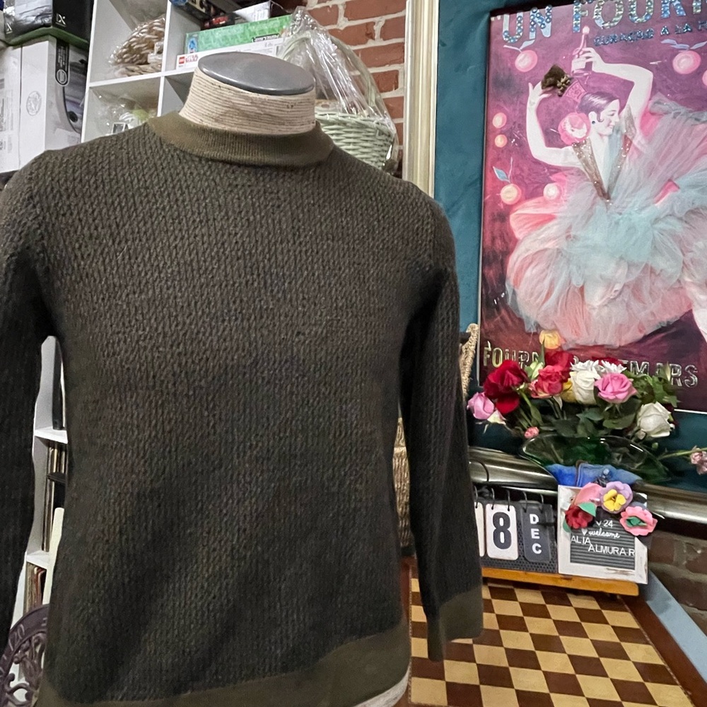 REGULAR-FIT SWEATER WITH HERRINGBONE STRUCTURE AND RIBBED CUFFS